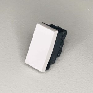 Legrand 572009 One way switch Arteor 1M White